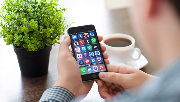 bigstock-Set-Of-Social-Networking-On-iP-83434931